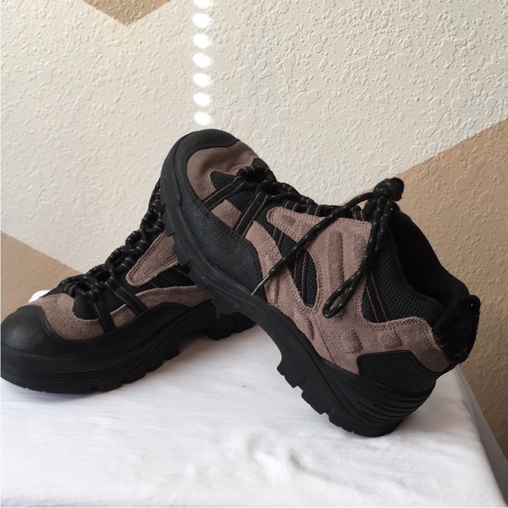 Women’s Nevado hiking boots 8.5